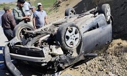 Feci kaza: Otomobil ters takla attı