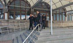 Minareye çıkan şahıs polis tarafından ikna edildi