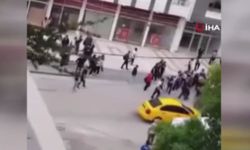 Ankara’da liseli öğrenciler yumruk yumruğa kavga etti