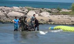 19 Mayıs gösterisinde paramotor gösterisi yapmak isteyen pilot kaza geçirdi