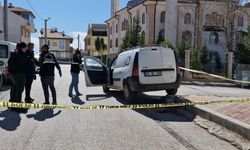 Bir kişi aracında silahlı saldırıya uğradı
