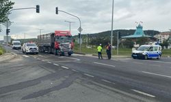 Tır ile kamyonet çarpıştı: Yaralı var!