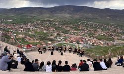 Yenimahalleli öğrenciler ve öğretmenler Sivas'ta