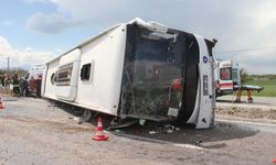 Yağmur nedeniyle otobüs devrildi: 13 yaralı