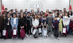 Uzundereli öğrenciler Ankara’da Bakan Tekin’i ziyaret etti