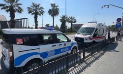 Bir genç bıçaklanmış şekilde parkta bulundu