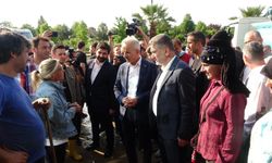 Bakan Uraloğlu, selin vurduğu Trabzon'da incelemelerde bulundu