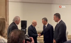 Devlet Bahçeli ile Özgür Özel arasında dikkat çeken diyalog: Çok hareketlisiniz!