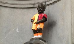 Tarihte bir ilk: Manneken Pis’e Galatasaray forması giydirildi