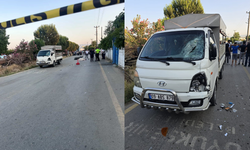 Kamyonet ve motosiklet çarpıştı: 1 ölü, 2 yaralı