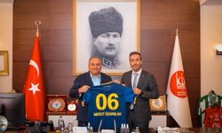 Keçiören Belediye Başkanı, 1 yıllık maaşını Ankaragücü'ne bağışladı