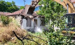 Mamak’ta metruk yapılarla mücadele devam ediyor