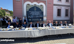 Nallıhan'da Bayram coşkusu: Hükümet Konağı bahçesinde resmi bayramlaşma
