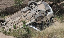 Otomobil uçuruma yuvarlandı: 1 ölü 3 yaralı