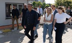 CHP lideri Özel, Nehir Zeyrek'i sınavda yalnız bırakmadı