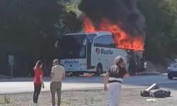 Yolcu otobüsü alev topuna döndü