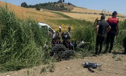Yangını söndürmek isteyen adam, traktörün altında kaldı!