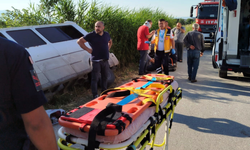 İşçi servisi sazlıkların arasına daldı! Çok sayıda yaralı var