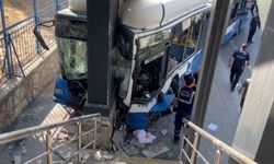 Ankara’da EGO otobüsü kaza yaptı: Çok sayıda yaralı var!