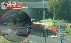 Ankara’da facia kıl payı atlatıldı! Kamyonun MDF yükü yola savruldu