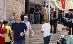 Ankara'da cuma çıkışı aşure dağıtıldı