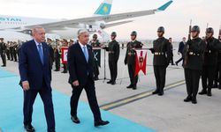 Cumhurbaşkanı Erdoğan, Kazak mevkidaşı Tokayev'i resmi törenle karşıladı