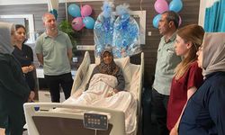 53 yaşındaki kadın ikiz bebek dünyaya getirdi