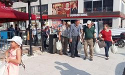 Tarlada 1, markette 10 TL! Belediye bedava dağıttı