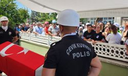 Kazada hayatını kaybeden polis ve ailesi toprağa verildi