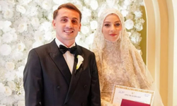 Kerem Aktürkoğlu'nun eşiyle verdiği poz sosyal medyayı salladı!