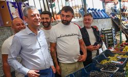 CHP lideri Özel'den Demetevler Semt Pazarı'na ziyaret: "Ne alan memnun ne satan memnun"