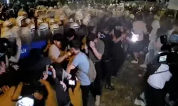Polise, yabancı madde atan gruba müdahale!