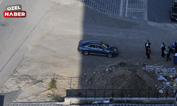 Pursaklar'da cadde kenarındaki yol asfaltlanmayı bekliyor