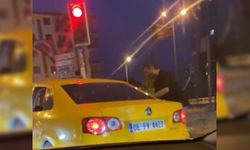 Ankara'da şok olay! Gözü dönen adam araçtaki kadını tekmeledi