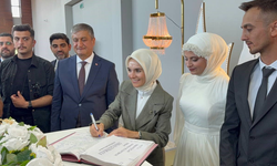 Bakan Göktaş, genç çiftin nikah şahidi oldu