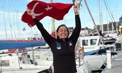 Milli yüzücü Bengisu Avcı'dan tarihi başarı