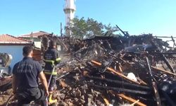 Cami imamı görevdeyken evi kül oldu!