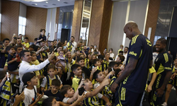 Fenerbahçeli futbolcular çocuklarla buluştu