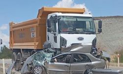 Ankara'da hafriyat kamyonu ve otomobil çarpıştı! 1 ölü