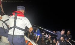 İzmir açıklarında 18 göçmen yakalandı