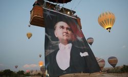 Kapadokya'da 30 Ağustos: Balonlar Türk bayraklarıyla donatıldı