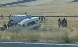 Malazgirt yolunda feci kaza: 10 kişi yaralandı
