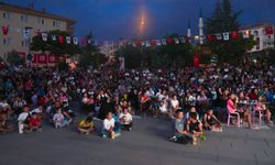 Keçiören’de açık hava sinema etkinliği ilgi görüyor