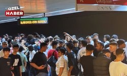 Konser sonrası metroda izdiham