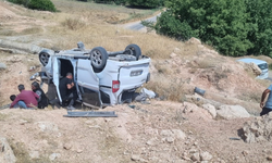Kontrolden çıkan araç şarampole devrildi! Çok sayıda yaralı var