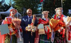 Sarımsak Festivali’nin en güzeli seçilmek için yarıştılar