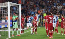 Süper Lig: Trabzonspor: 1 - Antalyaspor: 0 (İlk yarı)