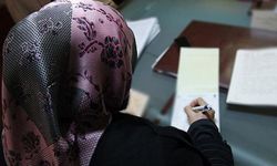 14 yaş altı kız çocuklarına başörtüsü yasağı geliyor!