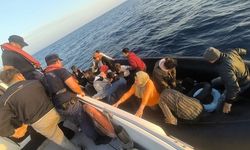 İzmir açıklarında 58 düzensiz göçmen yakalandı