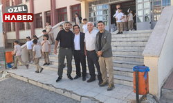 "Ankara Abisi" yine sahnede! Yasin Oyanık, Mamak'taki o okuldaki minik öğrencilere yardım eli uzattı